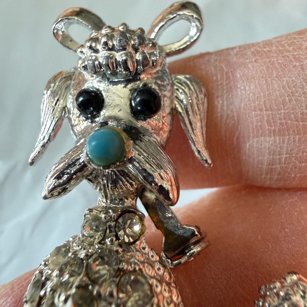 vintage 1960s silver-tone rhinestone poodle brooch - Picture 3 of 5